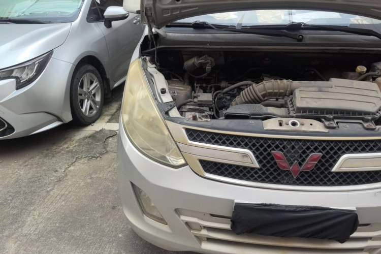 Used Wuling Rongguang V 2016 1.5L Standard Version Right Front Headlight