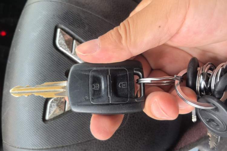 Used Wuling Rongguang V 2016 1.5L Standard Version Vehicle Key