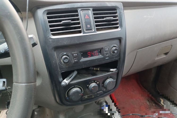 Used Wuling Rongguang V 2016 1.5L Practical Version Audio And AC Panel