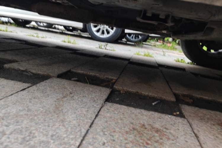 Used Wuling Rongguang V 2016 1.5L Standard Version Chassis Front Right