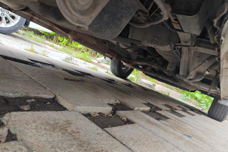 Used Wuling Rongguang V 2016 1.5L Standard Version Chassis Rear Right