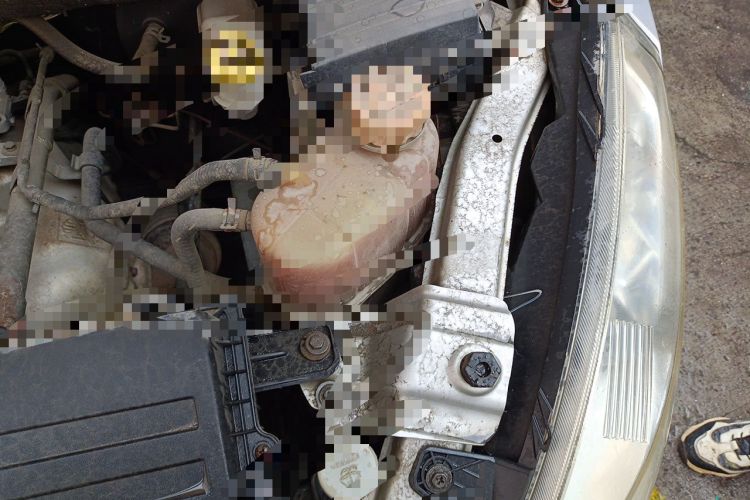 Used Wuling Rongguang V 2016 1.5L Practical Version Engine Bay Left
