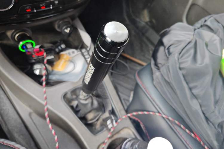 Used Wuling Rongguang V 2016 1.5L Standard Version Gear Lever