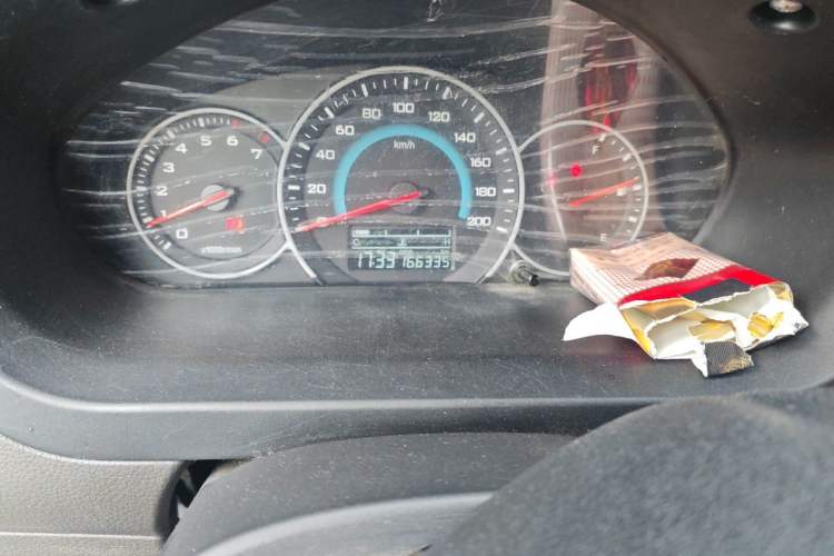 Used Wuling Rongguang V 2016 1.5L Standard Version Odometer Close Up