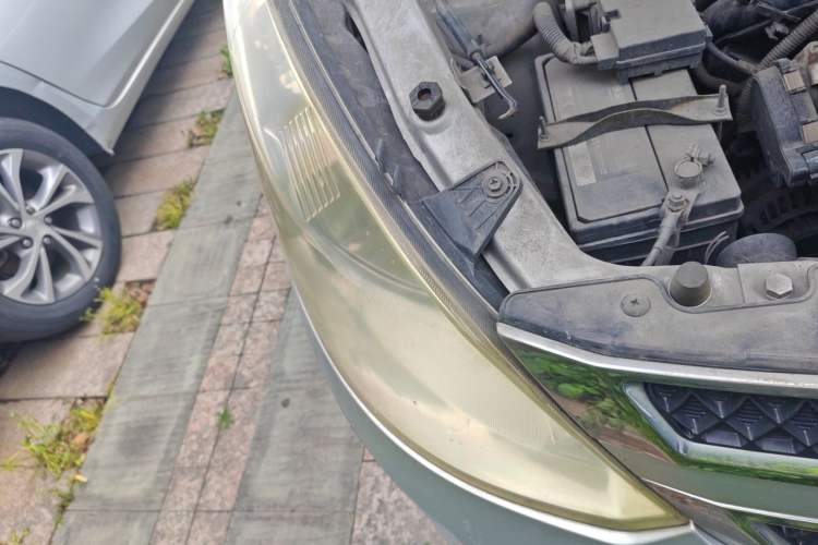 Used Wuling Rongguang V 2016 1.5L Standard Version Right Front Headlight