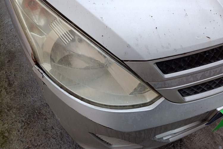 Used Wuling Rongguang V 2016 1.5L Practical Version Right Front Headlight