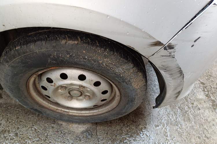 Used Wuling Rongguang V 2016 1.5L Practical Version Right Front Wheel Hub
