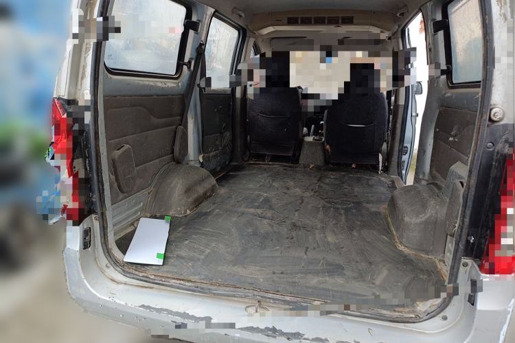 Used Wuling Rongguang V 2016 1.5L Practical Version Trunk