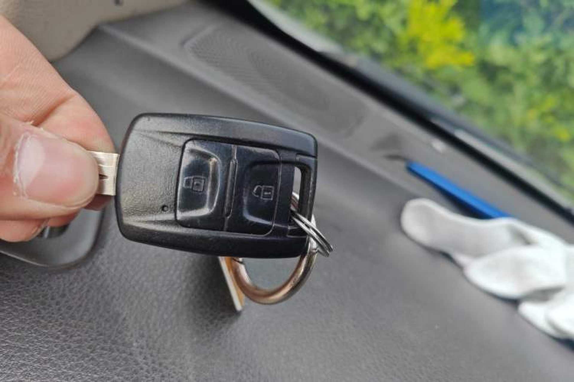Used Wuling Rongguang V 2016 1.5L Standard Version Vehicle Key