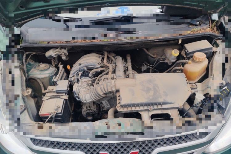 Used Wuling Rongguang V 2016 1.2L Practical Version Engine Bay