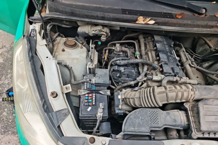 Used Wuling Rongguang V 2016 1.5L Standard Version Engine Bay Right