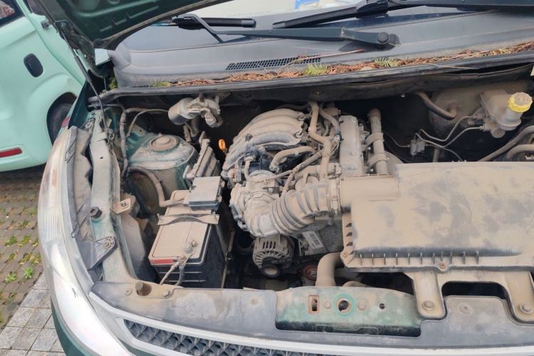 Used Wuling Rongguang V 2016 1.2L Practical Version Engine Bay Right