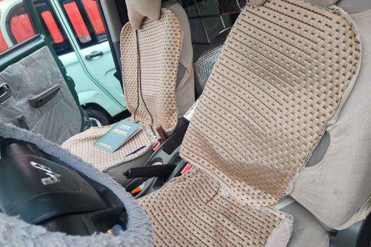 Used Wuling Rongguang V 2016 1.2L Practical Version Left Front Seat