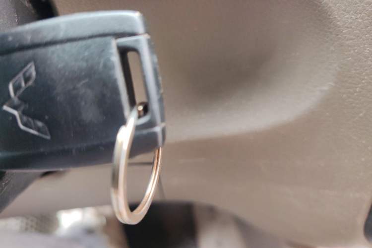 Used Wuling Rongguang V 2016 1.2L Practical Version Vehicle Key