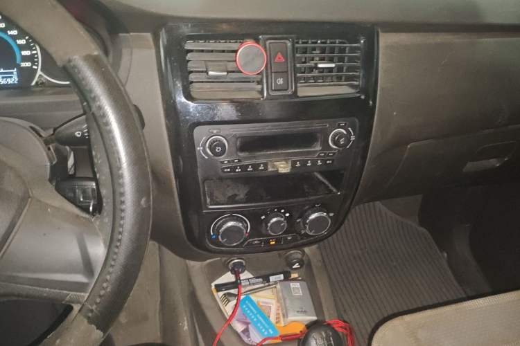 Used Wuling Rongguang V 2016 1.5L Standard Version Audio And AC Panel