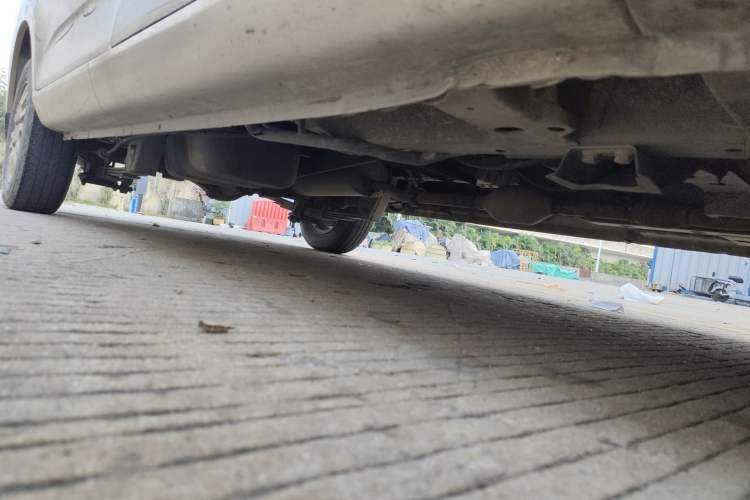 Used Wuling Rongguang V 2016 1.2L Standard Version Chassis Front Right