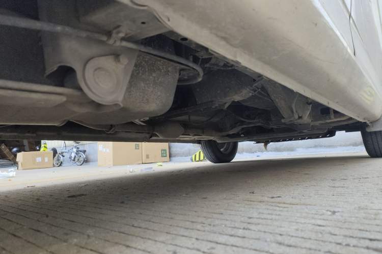 Used Wuling Rongguang V 2016 1.2L Standard Version Chassis Rear Right