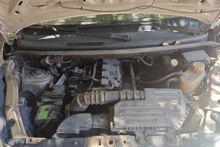 Used Wuling Rongguang V 2016 1.5L Standard Version Engine Bay