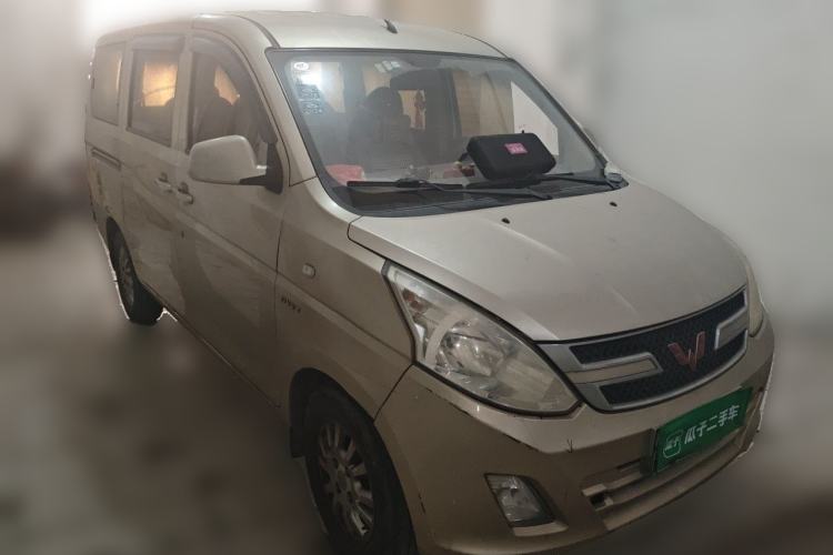 Used Wuling Rongguang V 2016 1.5L Standard Version Front Right 45 Deg