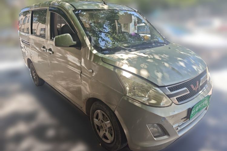 Used Wuling Rongguang V 2016 1.5L Standard Version Front Right 45 Deg