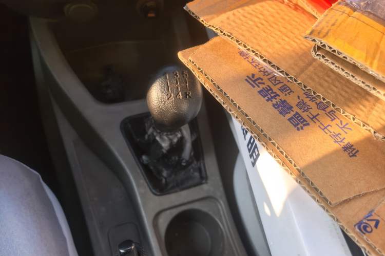 Used Wuling Rongguang V 2016 1.5L Practical Version Non-Power-Assisted Gear Lever