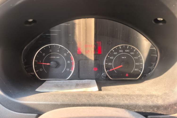 Used Wuling Rongguang V 2016 1.5L Practical Version Non-Power-Assisted Instrument Cluster