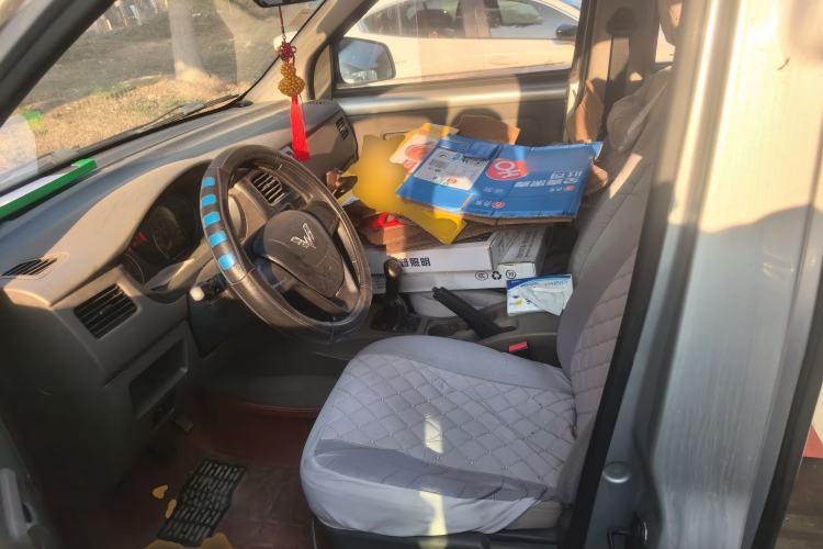 Used Wuling Rongguang V 2016 1.5L Practical Version Non-Power-Assisted Left Front Seat