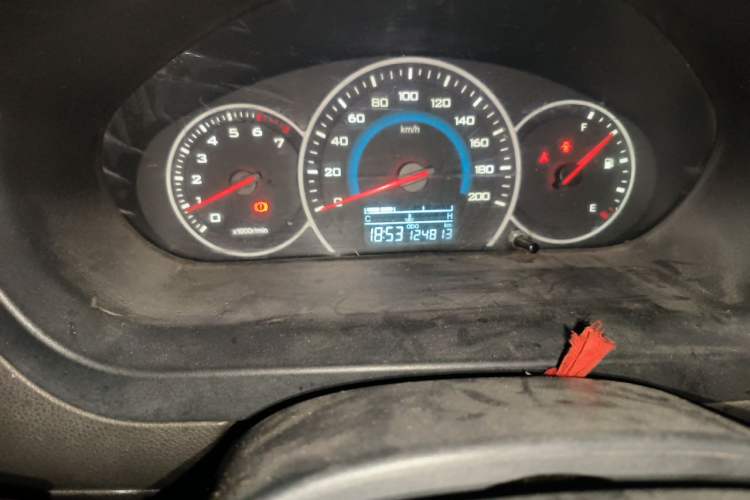 Used Wuling Rongguang V 2016 1.2L Standard Version Odometer Close Up