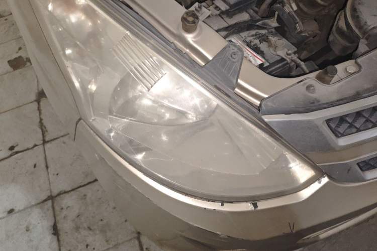 Used Wuling Rongguang V 2016 1.5L Standard Version Right Front Headlight