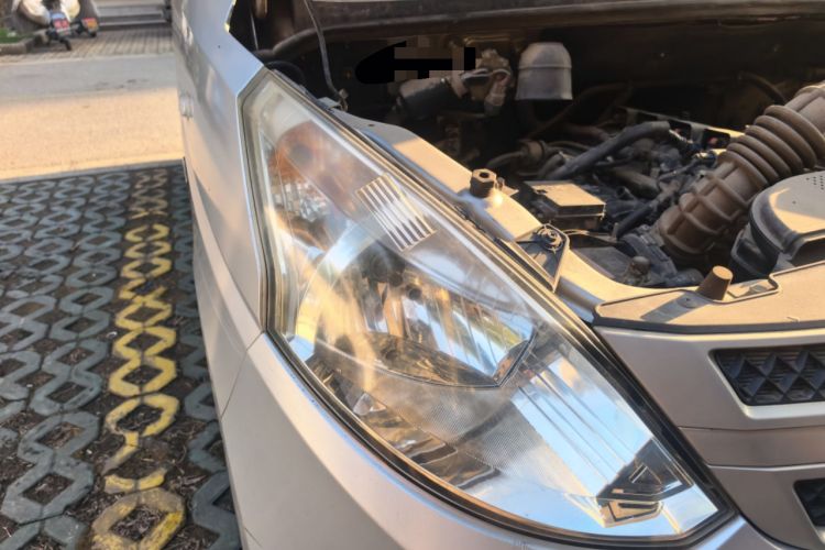 Used Wuling Rongguang V 2016 1.5L Practical Version Non-Power-Assisted Right Front Headlight