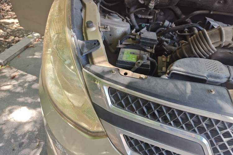 Used Wuling Rongguang V 2016 1.5L Standard Version Right Front Headlight