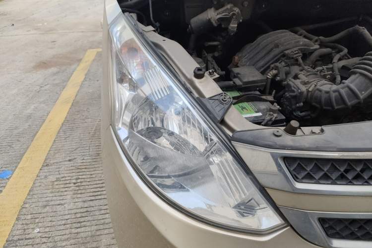 Used Wuling Rongguang V 2016 1.2L Standard Version Right Front Headlight