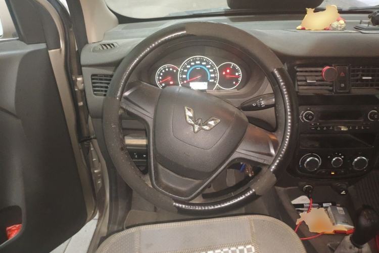 Used Wuling Rongguang V 2016 1.5L Standard Version Steering Wheel