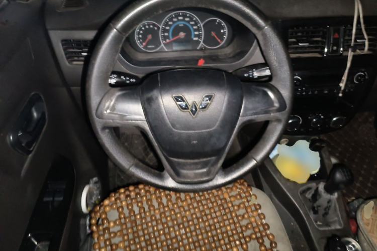 Used Wuling Rongguang V 2016 1.2L Standard Version Steering Wheel