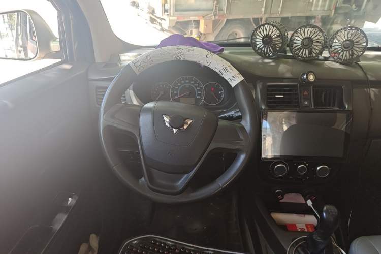 Used Wuling Rongguang V 2016 1.5L Standard Version Steering Wheel