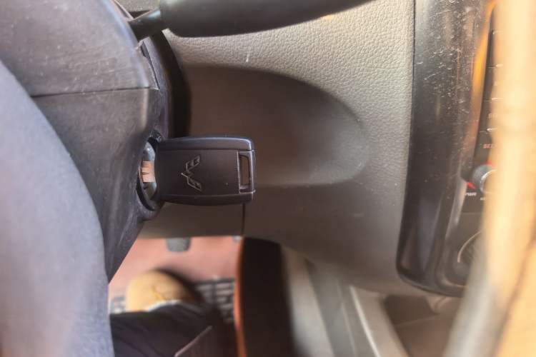 Used Wuling Rongguang V 2016 1.5L Practical Version Non-Power-Assisted Vehicle Key