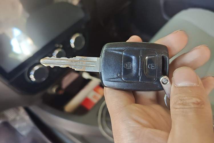 Used Wuling Rongguang V 2016 1.5L Standard Version Vehicle Key