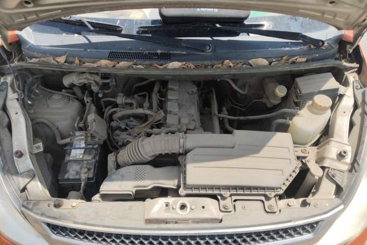 Used Wuling Rongguang V 2016 1.5L Standard Version Engine Bay