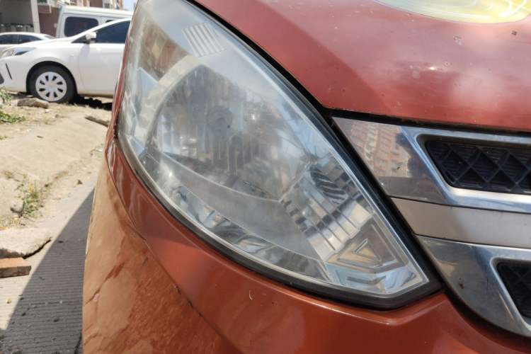 Used Wuling Rongguang V 2016 1.5L Standard Version Right Front Headlight