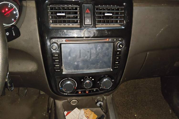 Used Wuling Rongguang V 2016 1.5L Standard Version Audio And AC Panel