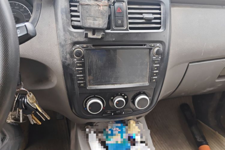 Used Wuling Rongguang V 2016 1.2L Practical Version Audio And AC Panel