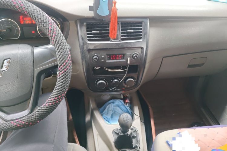 Used Wuling Rongguang V 2016 1.2L Practical Version Audio And AC Panel