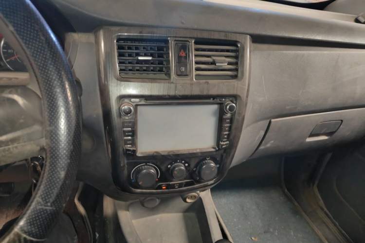 Used Wuling Rongguang V 2016 1.2L Practical Model Non-Power-Assisted Audio And AC Panel