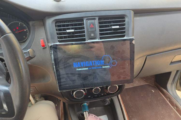 Used Wuling Rongguang V 2016 1.2L Standard Version Audio And AC Panel
