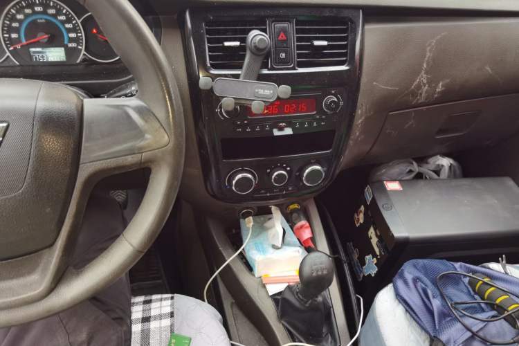 Used Wuling Rongguang V 2016 1.5L Standard Version Audio And AC Panel