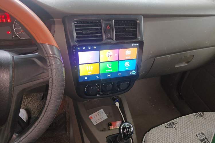 Used Wuling Rongguang V 2016 1.2L Practical Version Audio And AC Panel