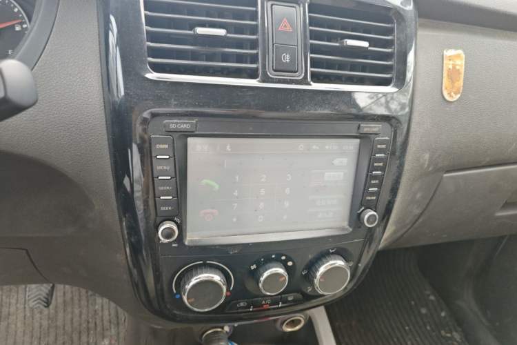 Used Wuling Rongguang V 2016 1.5L Standard Version Audio And AC Panel