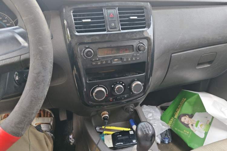 Used Wuling Rongguang V 2016 1.5L Standard Version Audio And AC Panel