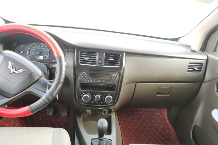 Used Wuling Rongguang V 2016 1.5L Standard Version Audio And AC Panel