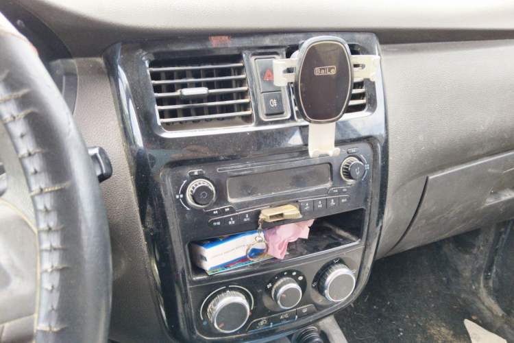 Used Wuling Rongguang V 2016 1.5L Standard Version Audio And AC Panel